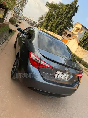 Toyota Corolla LE 4dr Sedan (1.8L 4cyl CVT) 2016 Gray