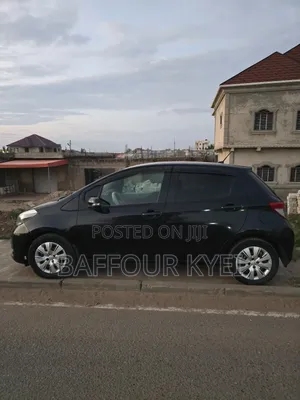 Toyota Vitz 1.5 FWD 5dr 2013 Black