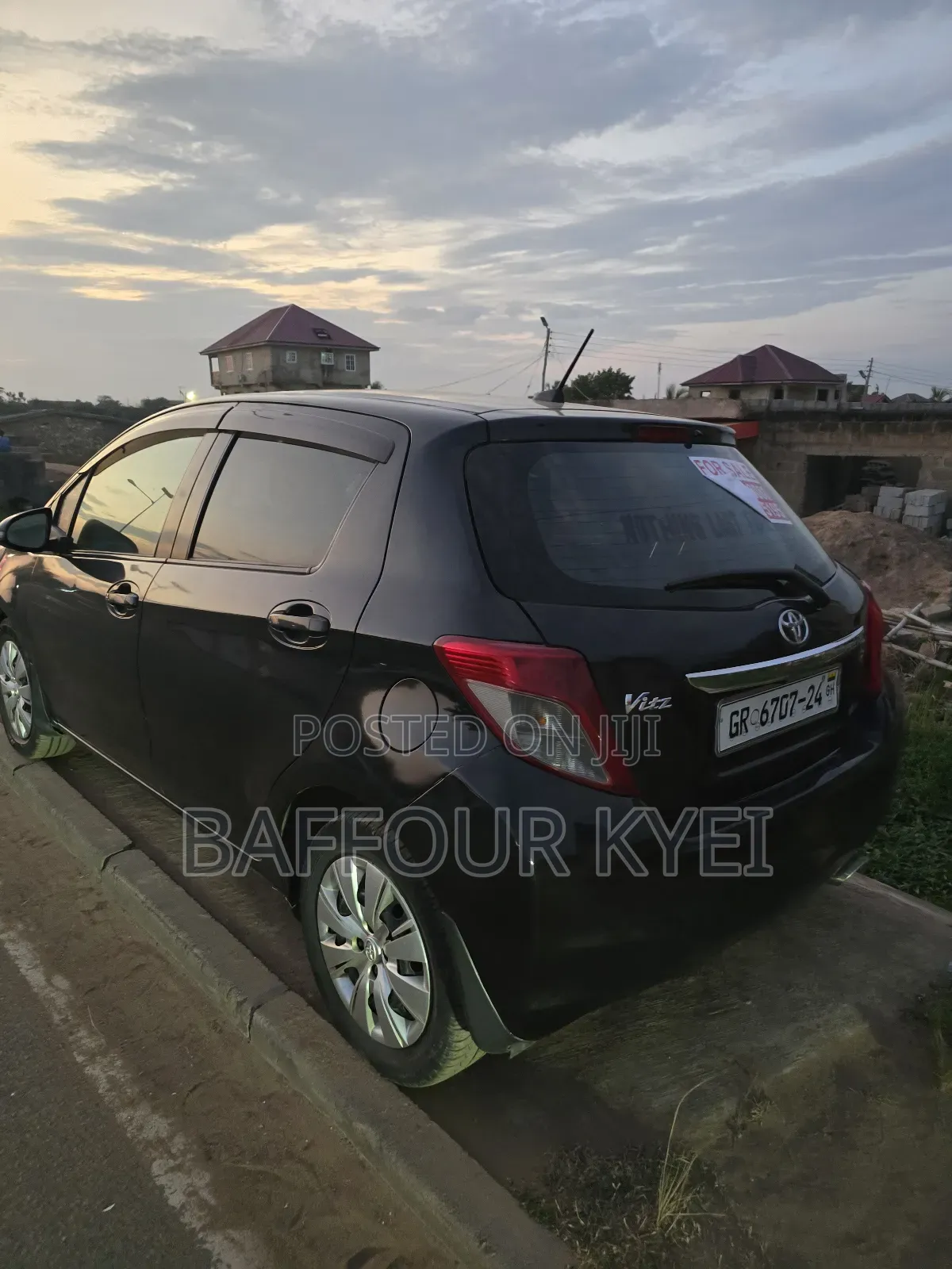 Toyota Vitz 1.5 FWD 5dr 2013 Black