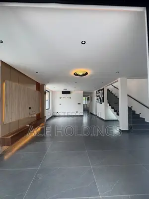 5bdrm Mansion in Oyarifa for sale