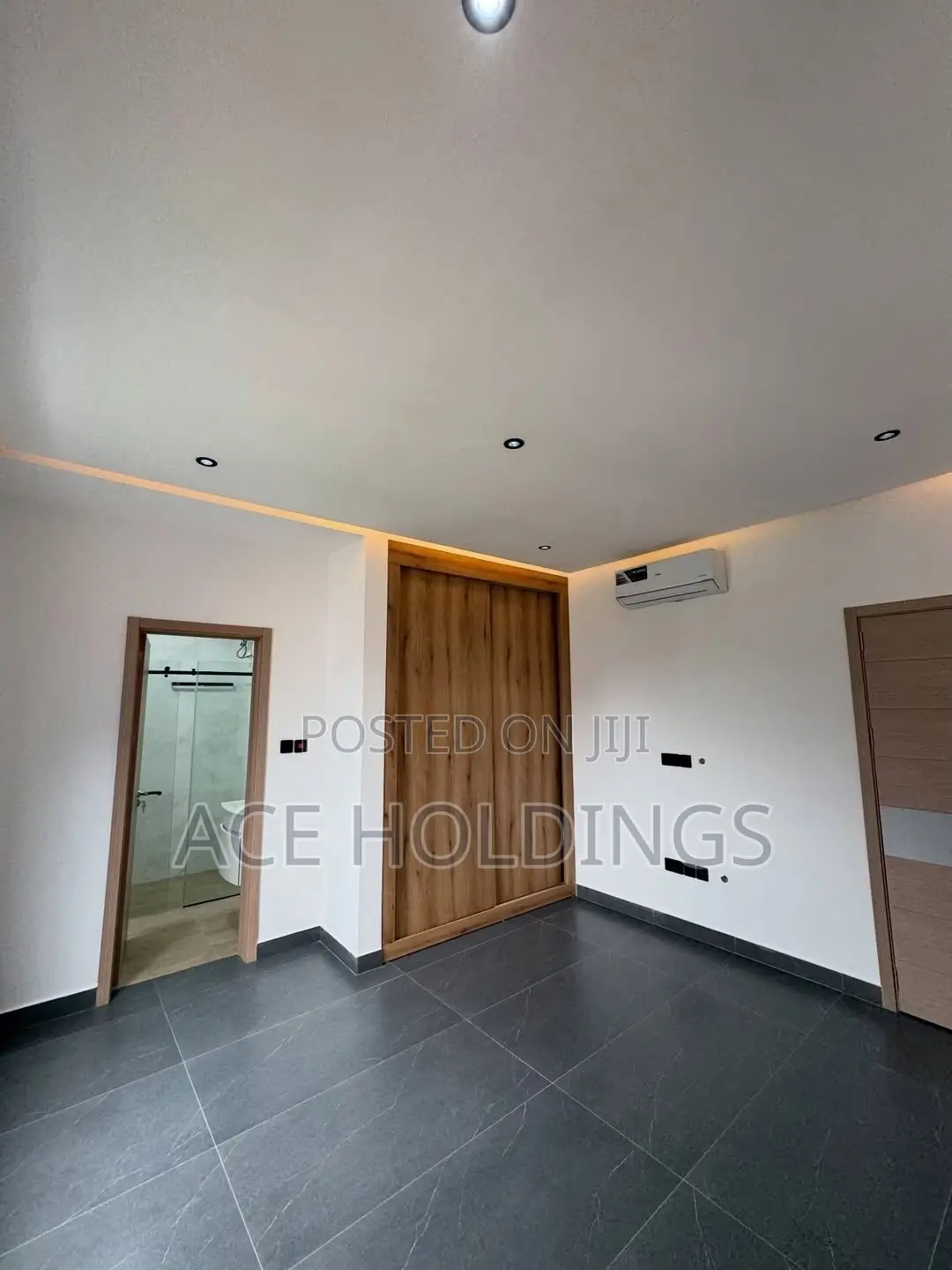 5bdrm Mansion in Oyarifa for sale