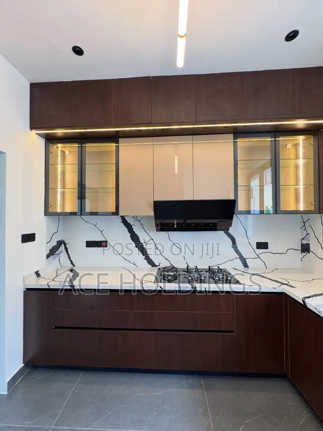 5bdrm Mansion in Oyarifa for sale