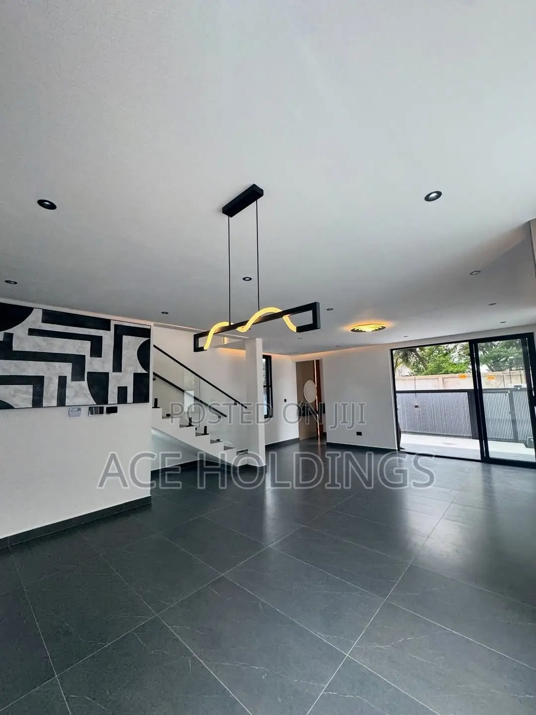 5bdrm Mansion in Oyarifa for sale