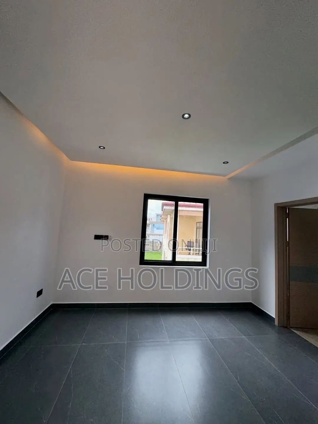 5bdrm Mansion in Oyarifa for sale