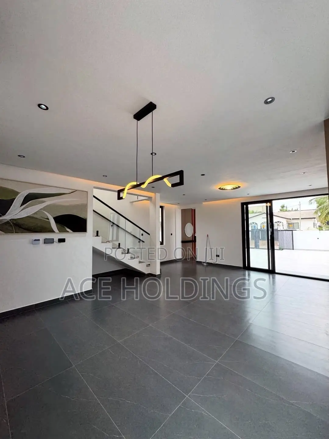5bdrm Mansion in Oyarifa for sale
