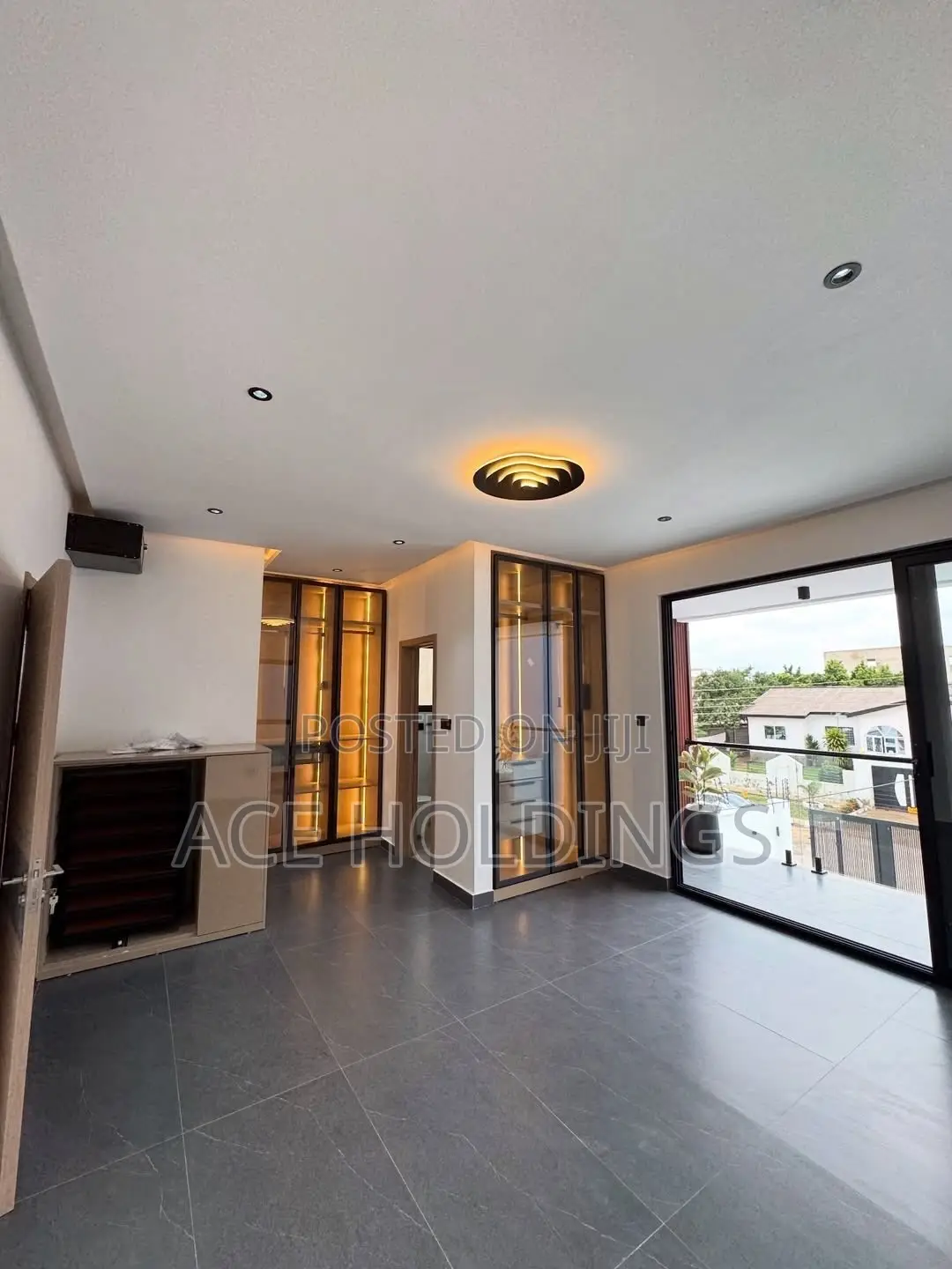 5bdrm Mansion in Oyarifa for sale
