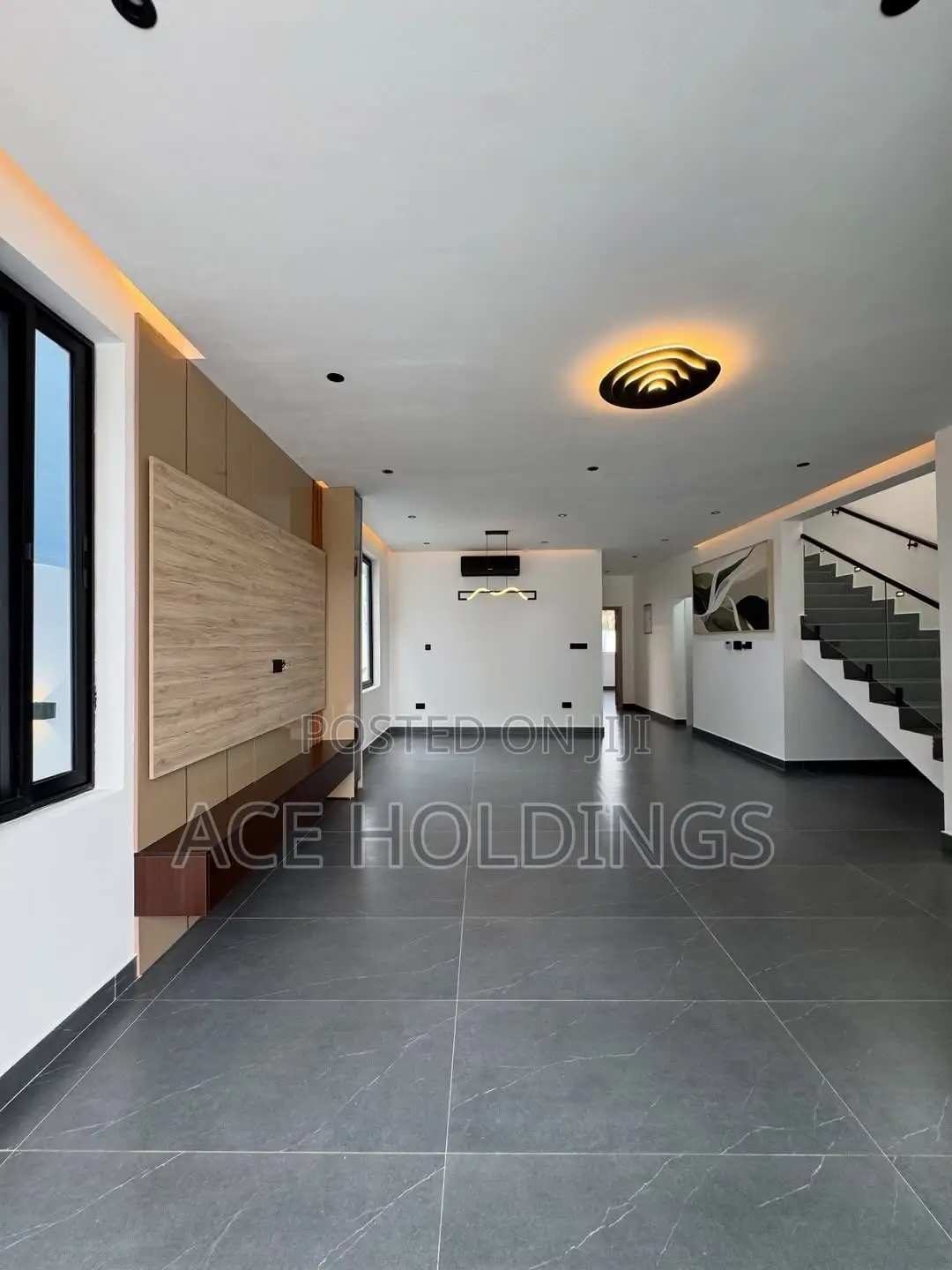 5bdrm Mansion in Oyarifa for sale
