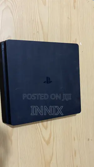 PlayStation 4 Slim