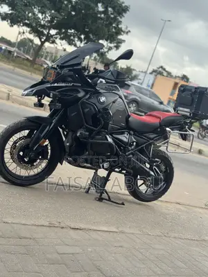BMW 2024 Black