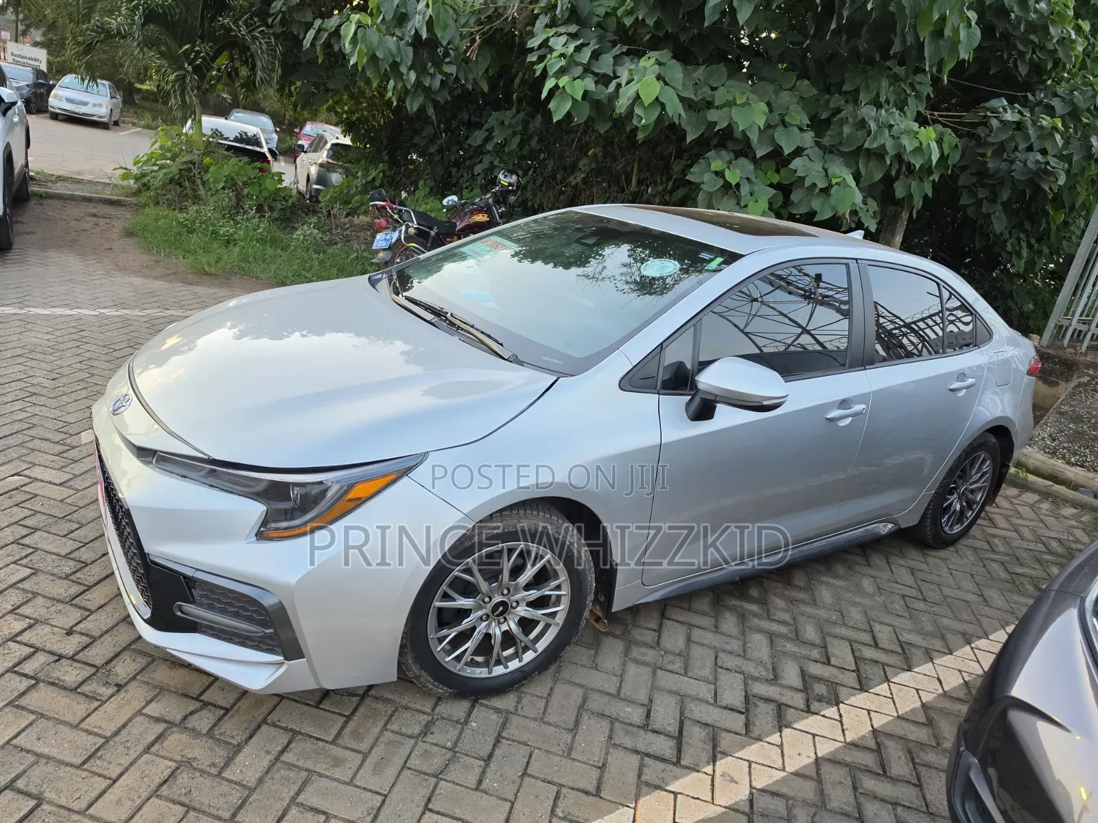 Toyota Corolla XLE 2021 Gray