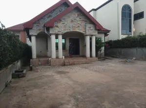 3bdrm House in Brother K Estate, Kumasi Metropolitan for rent