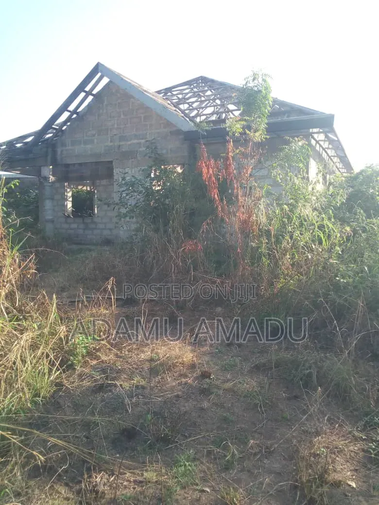 3bdrm Bungalow in Community 25 for sale