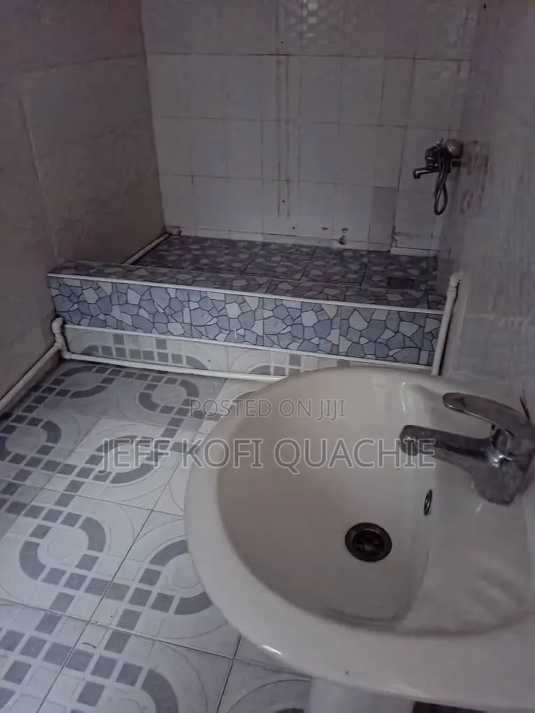 2bdrm Apartment in Quachie Estate, Special School Area for rent