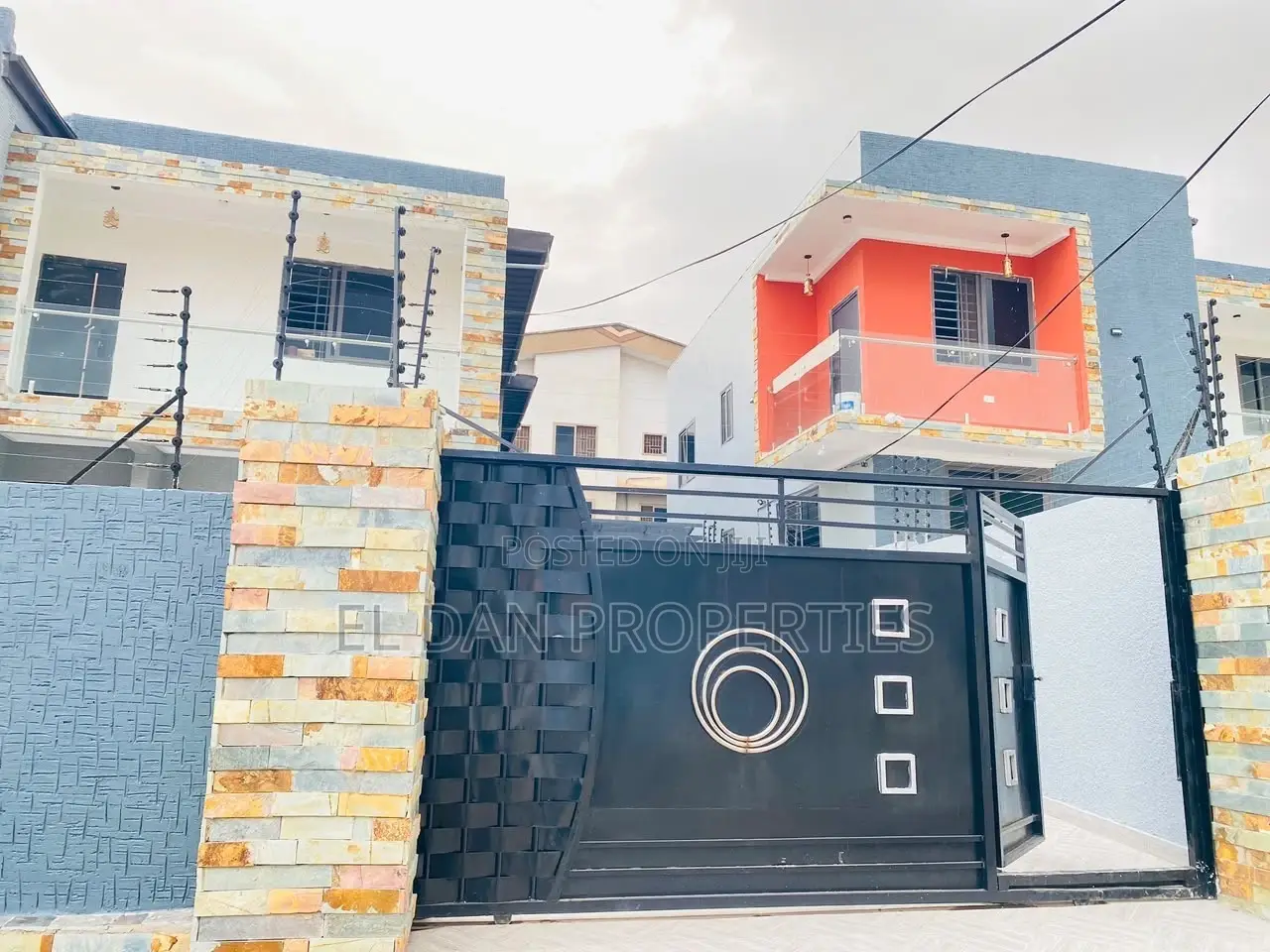 5bdrm Duplex in Buokrom, Kumasi Metropolitan for sale