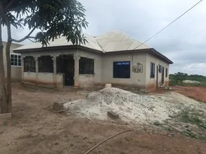 3bdrm House in Wadie Adwumakaase, Kumasi Metropolitan for sale