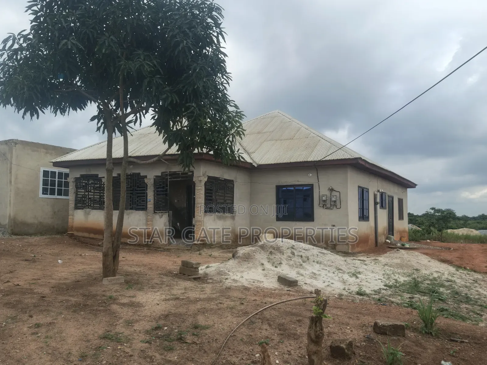 3bdrm House in Wadie Adwumakaase, Kumasi Metropolitan for sale