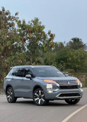 Mitsubishi Outlander 2025 Gray