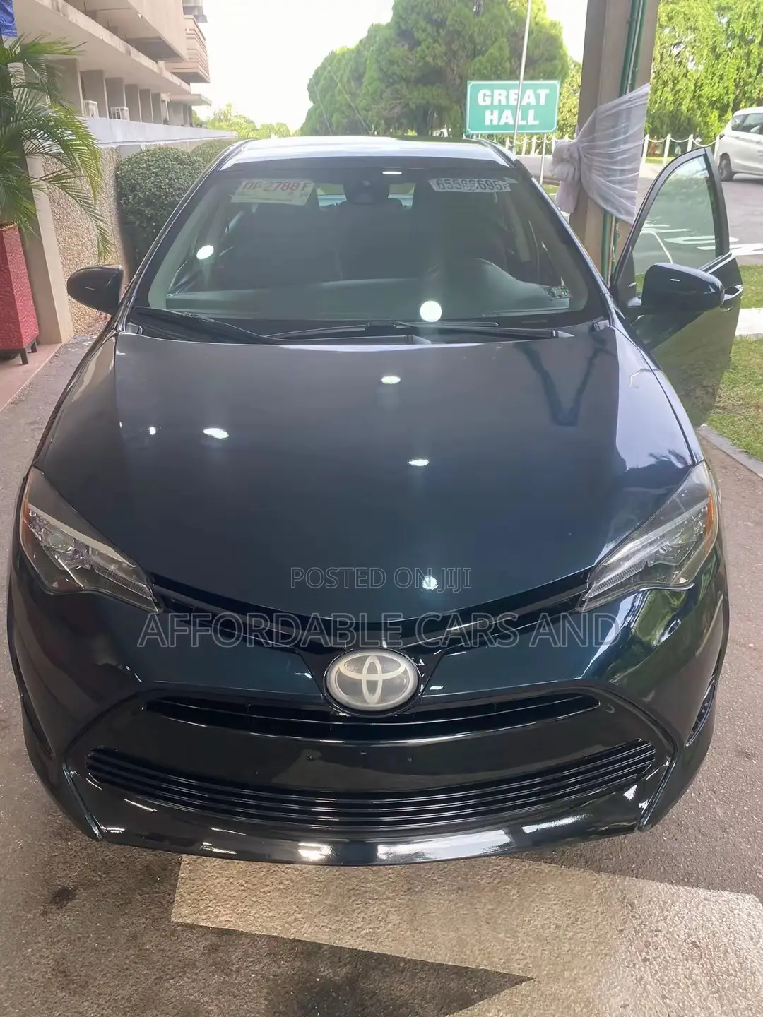 Toyota Corolla LE (1.8L 4cyl 2A) 2019 Blue