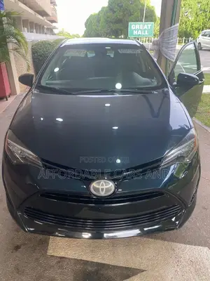 Toyota Corolla LE (1.8L 4cyl 2A) 2019 Blue