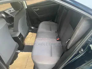 Toyota Corolla LE (1.8L 4cyl 2A) 2019 Blue