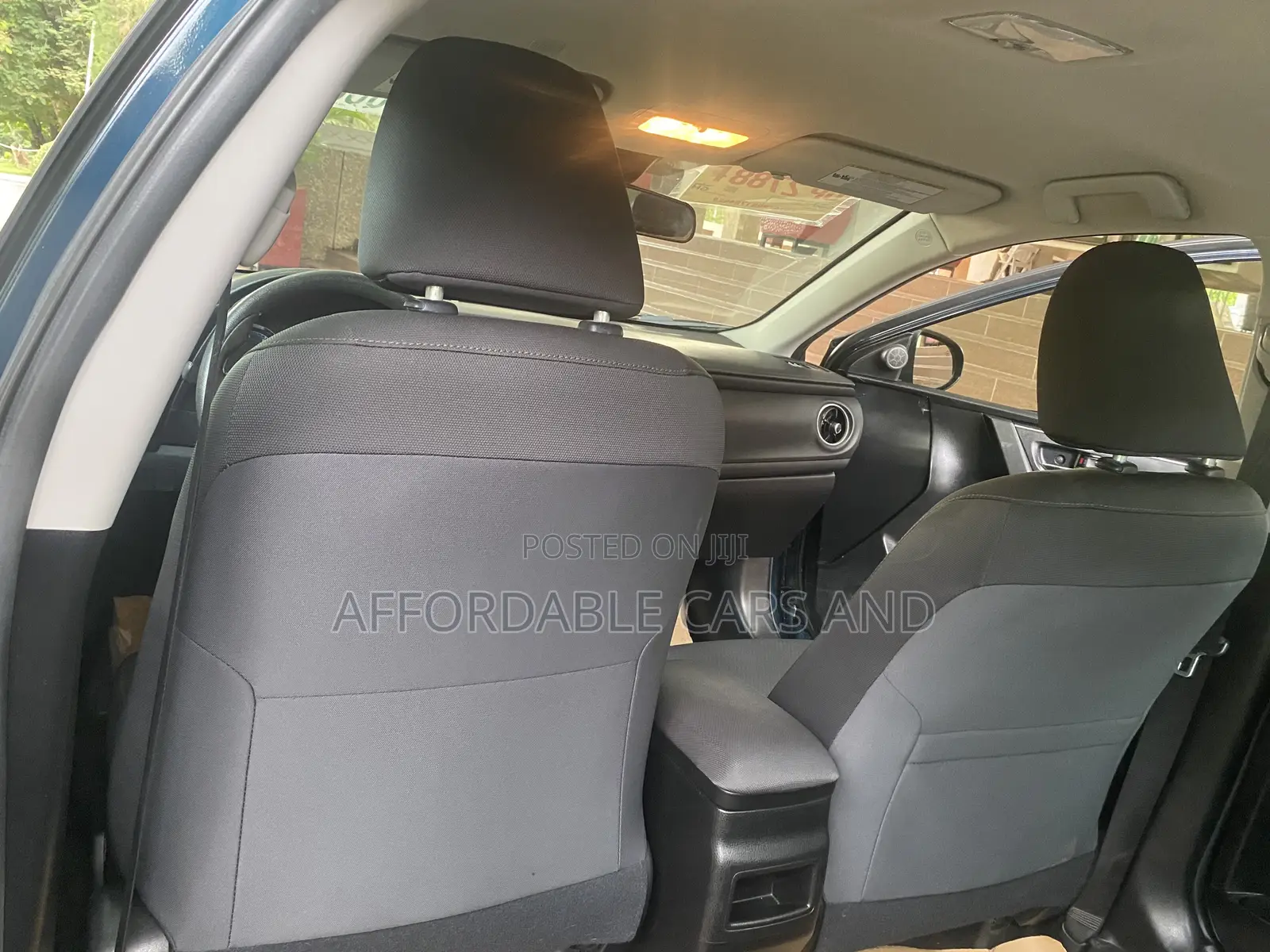Toyota Corolla LE (1.8L 4cyl 2A) 2019 Blue