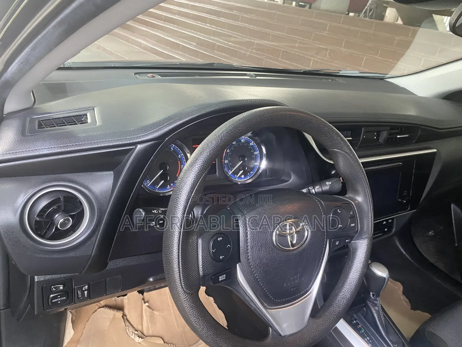 Toyota Corolla LE (1.8L 4cyl 2A) 2019 Blue
