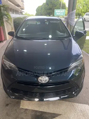Toyota Corolla LE (1.8L 4cyl 2A) 2019 Blue