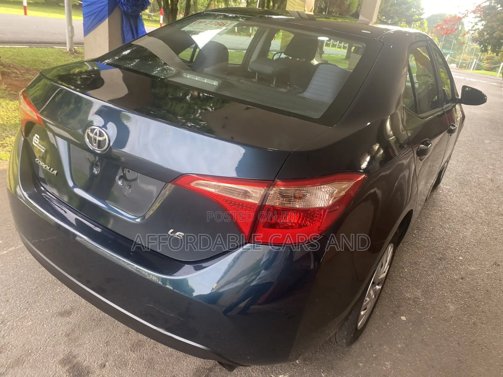 Toyota Corolla LE (1.8L 4cyl 2A) 2019 Blue