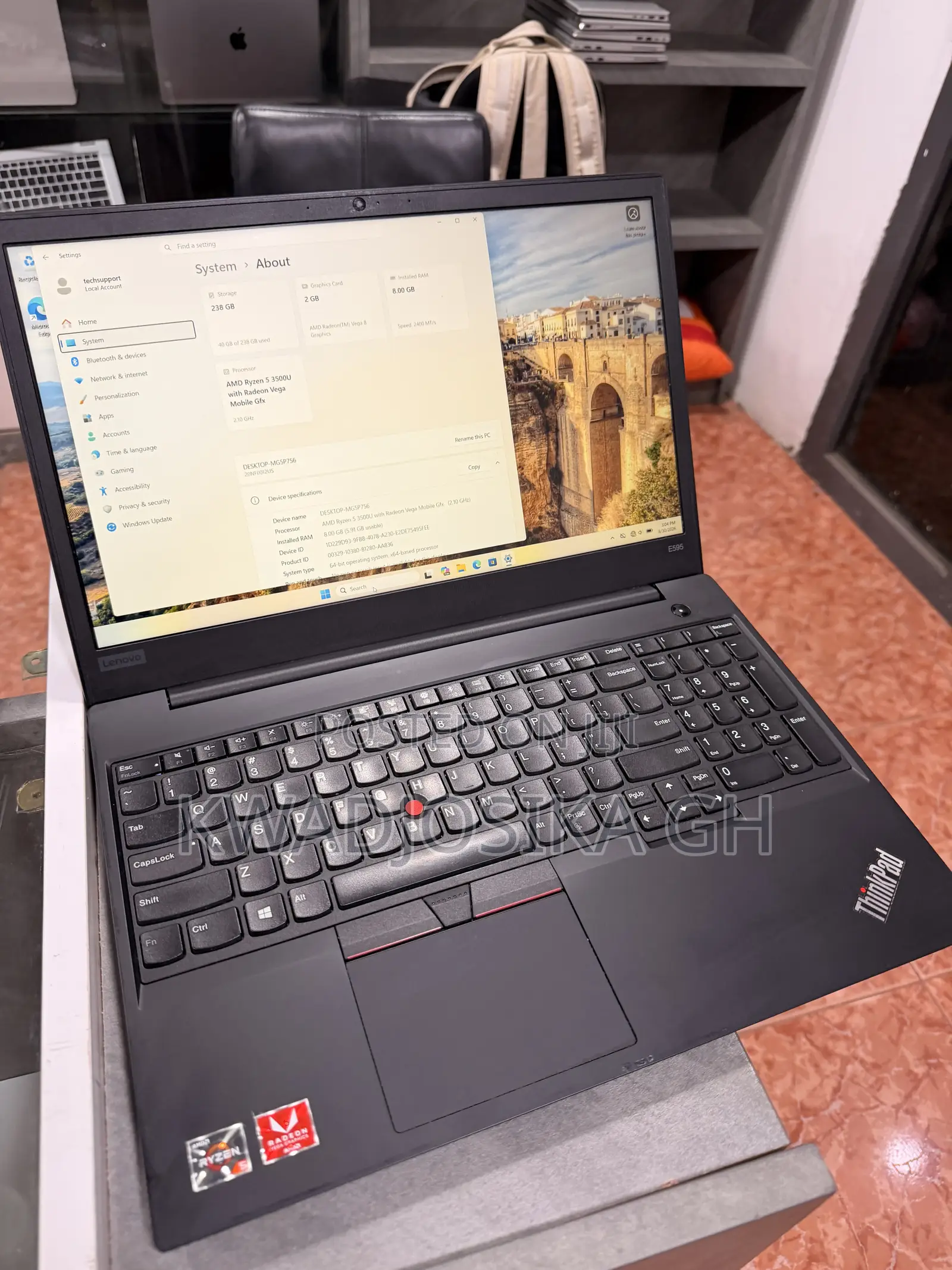Laptop Lenovo ThinkPad E585 8GB AMD Ryzen 5 SSD 256GB