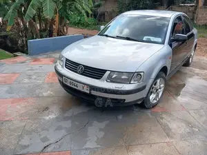 Volkswagen Passat 2000 Silver