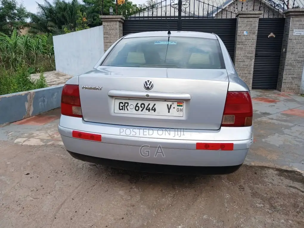 Volkswagen Passat 2000 Silver