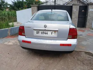 Volkswagen Passat 2000 Silver