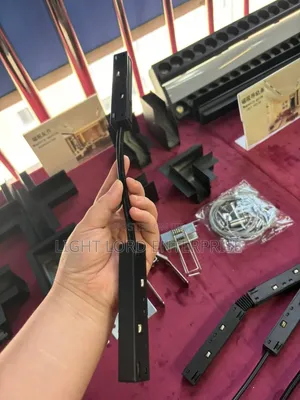 Articulated Link Rail Connectors for Magnetic
