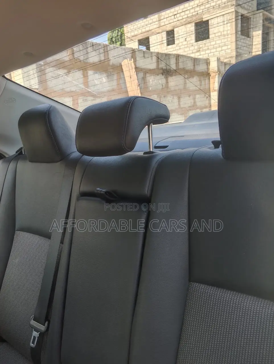 Toyota Corolla SE (1.8L 4cyl 2A) 2019 White