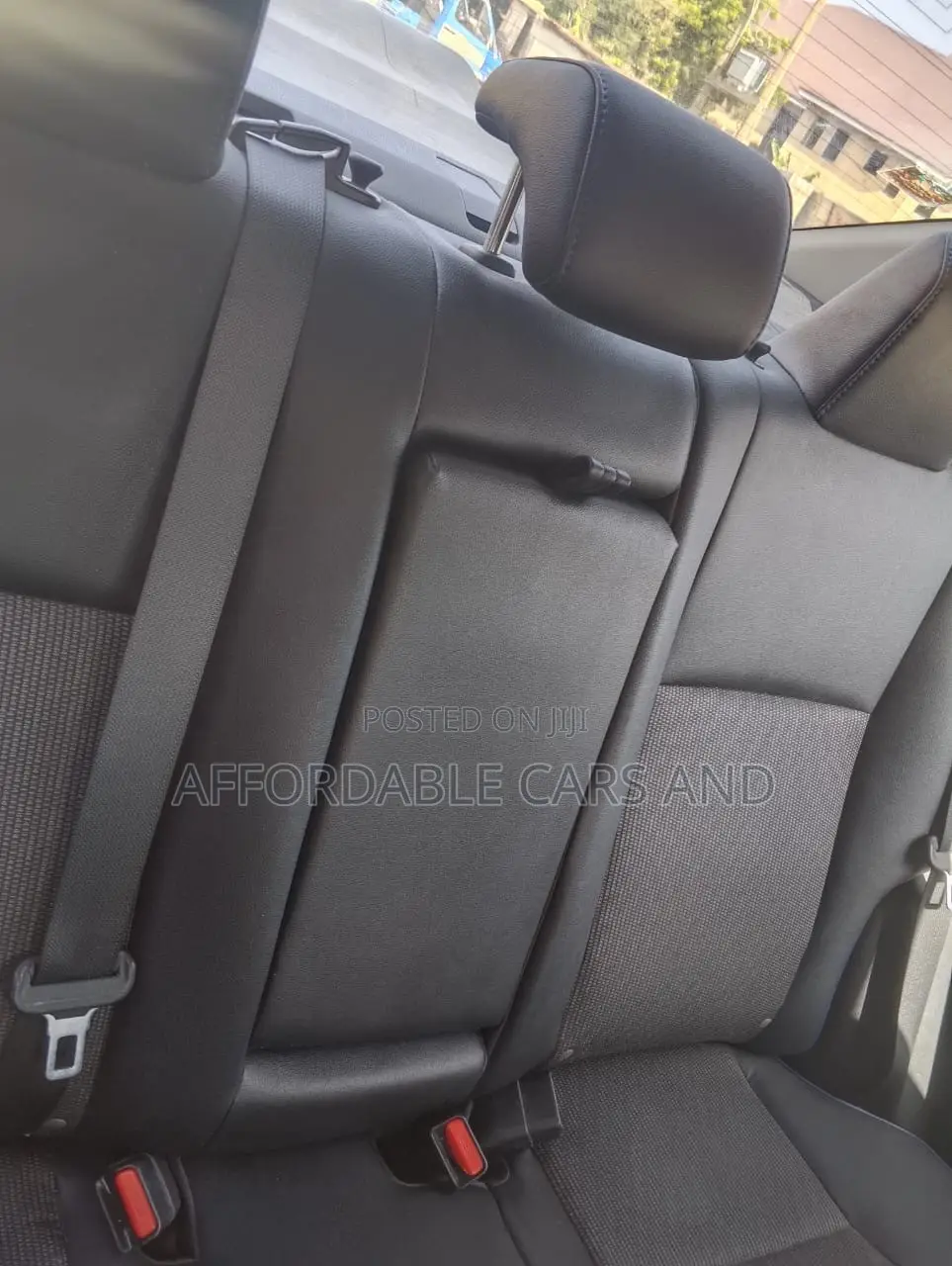 Toyota Corolla SE (1.8L 4cyl 2A) 2019 White