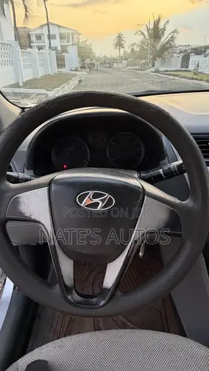 Hyundai Accent GLS 4dr Sedan (1.6L 4cyl 6A) 2014 Silver