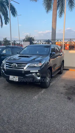 Toyota Fortuner 2.8 D AWD 2017 Gray