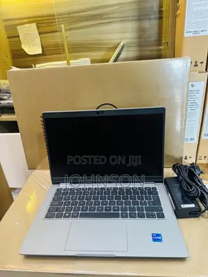 Laptop Dell Latitude 5320 16GB Intel Core i5 SSD 256GB