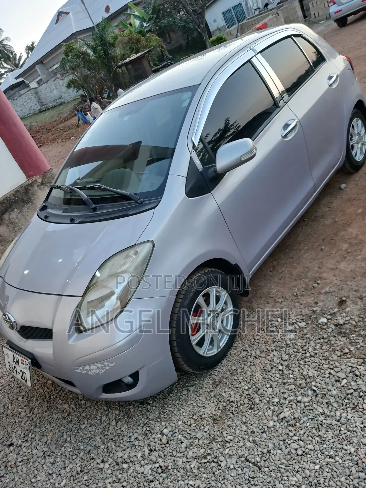 Toyota Vitz 1.0 FWD 3dr 2010 Beige