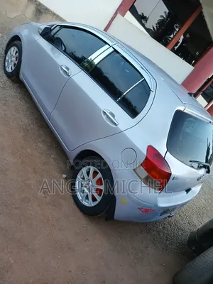 Toyota Vitz 1.0 FWD 3dr 2010 Beige