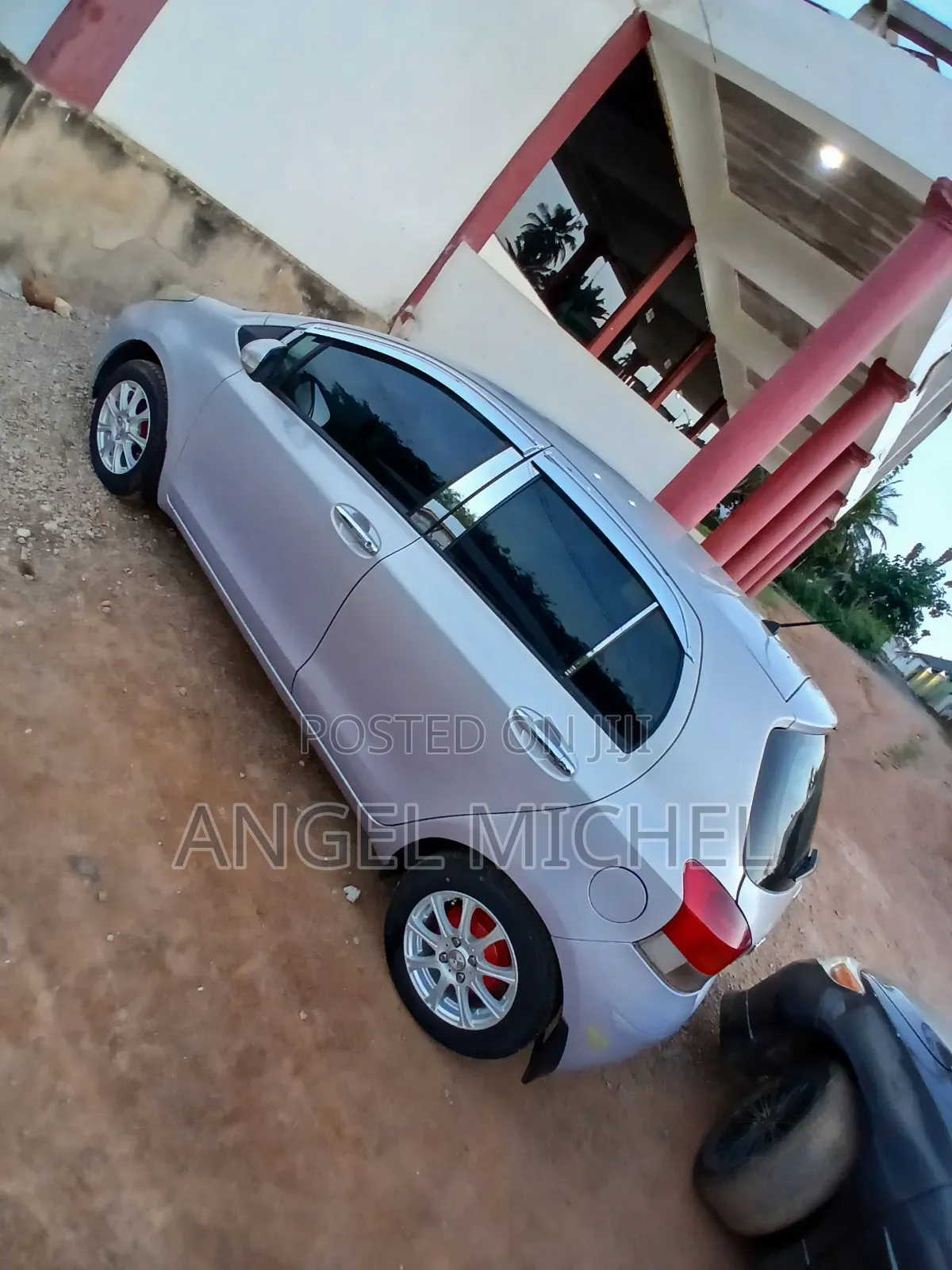 Toyota Vitz 1.0 FWD 3dr 2010 Beige