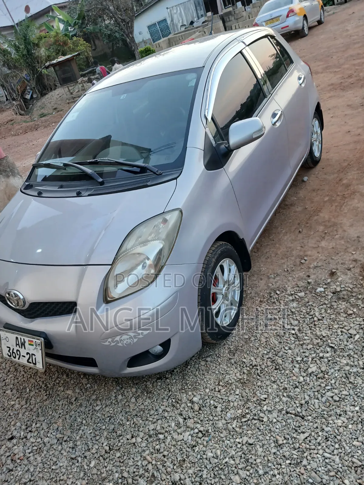 Toyota Vitz 1.0 FWD 3dr 2010 Beige