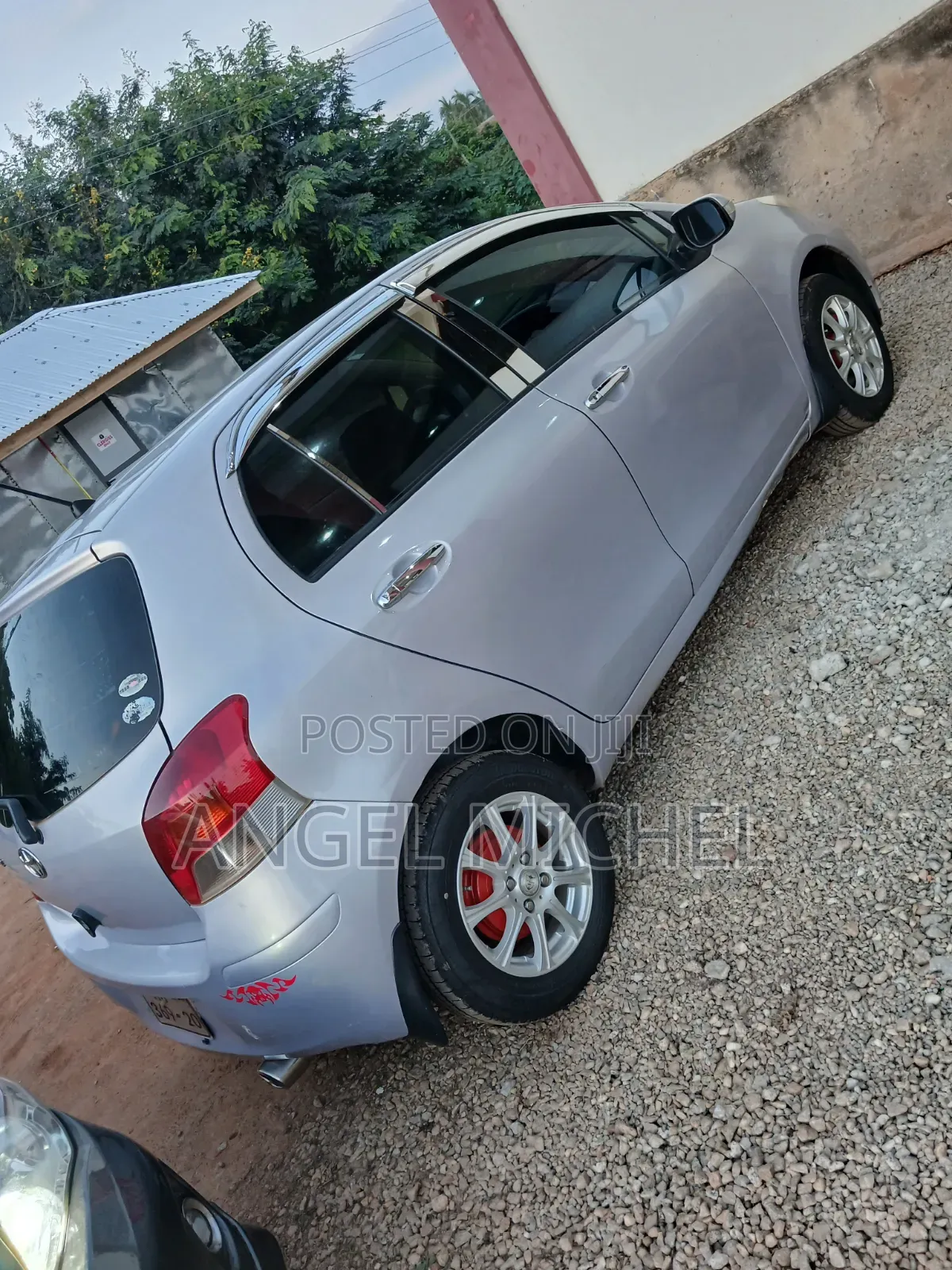 Toyota Vitz 1.0 FWD 3dr 2010 Beige
