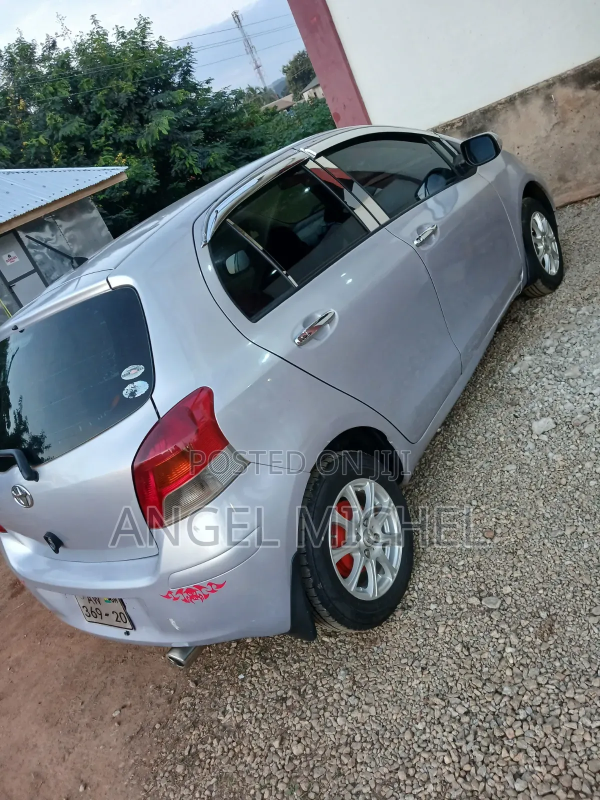 Toyota Vitz 1.0 FWD 3dr 2010 Beige