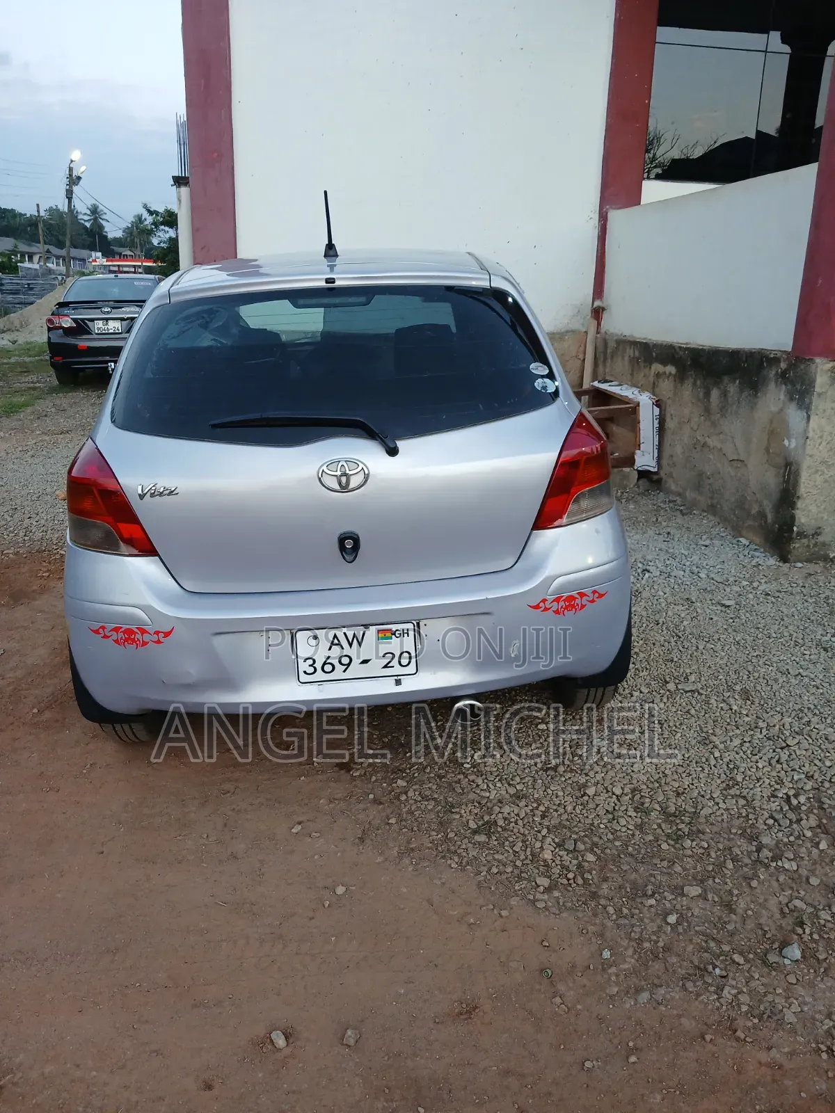 Toyota Vitz 1.0 FWD 3dr 2010 Beige