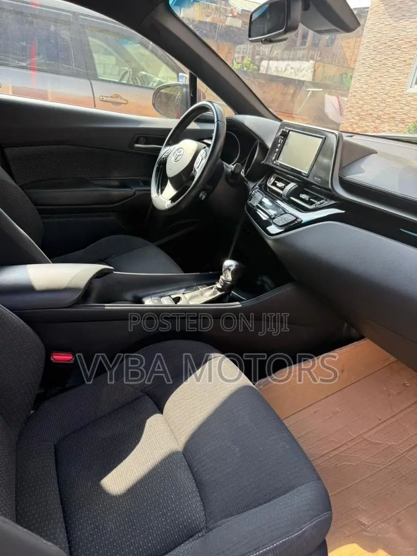 Toyota C-HR 2019 Red