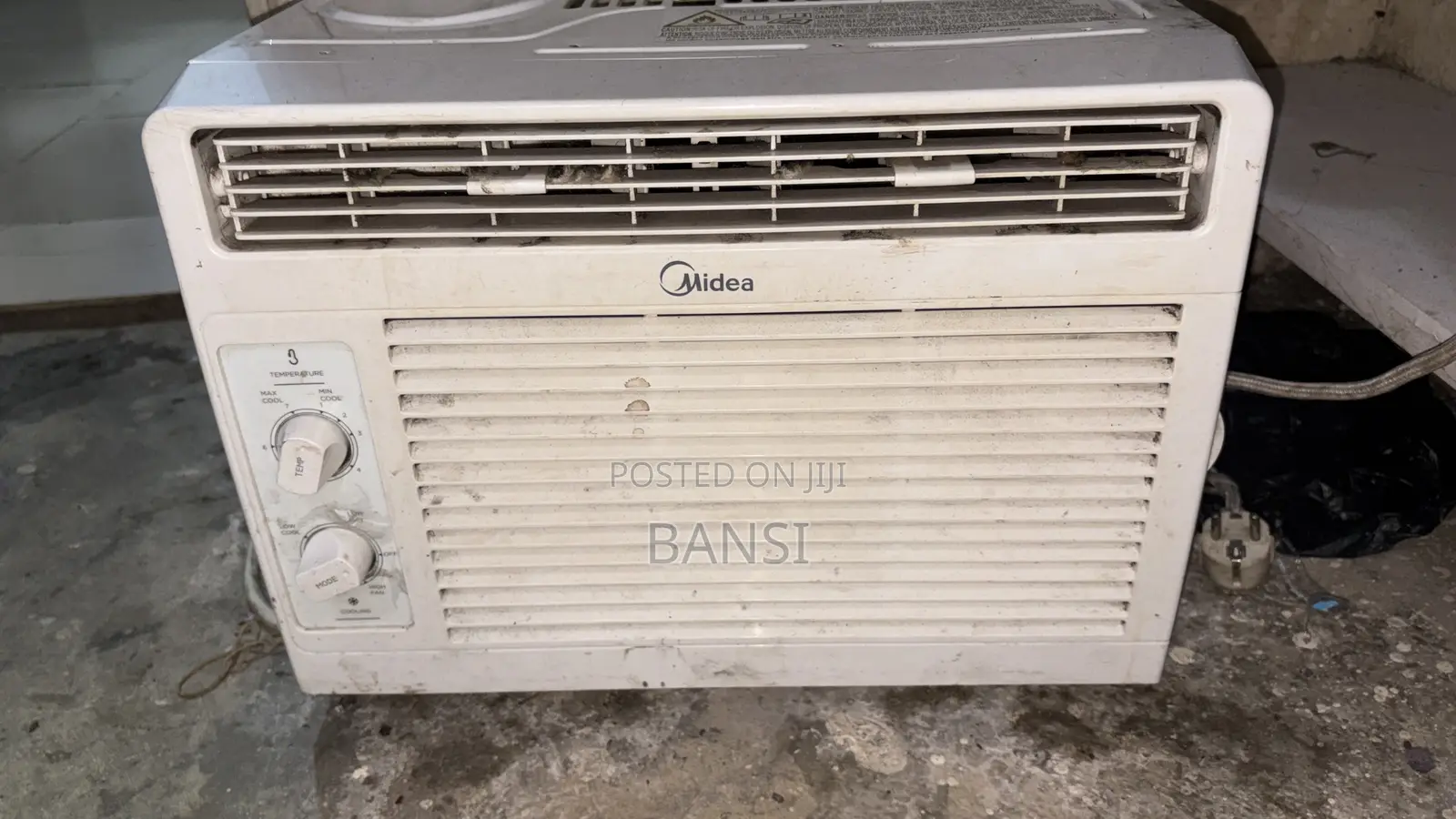 MIDEA 1.5 Horsepower Window AC