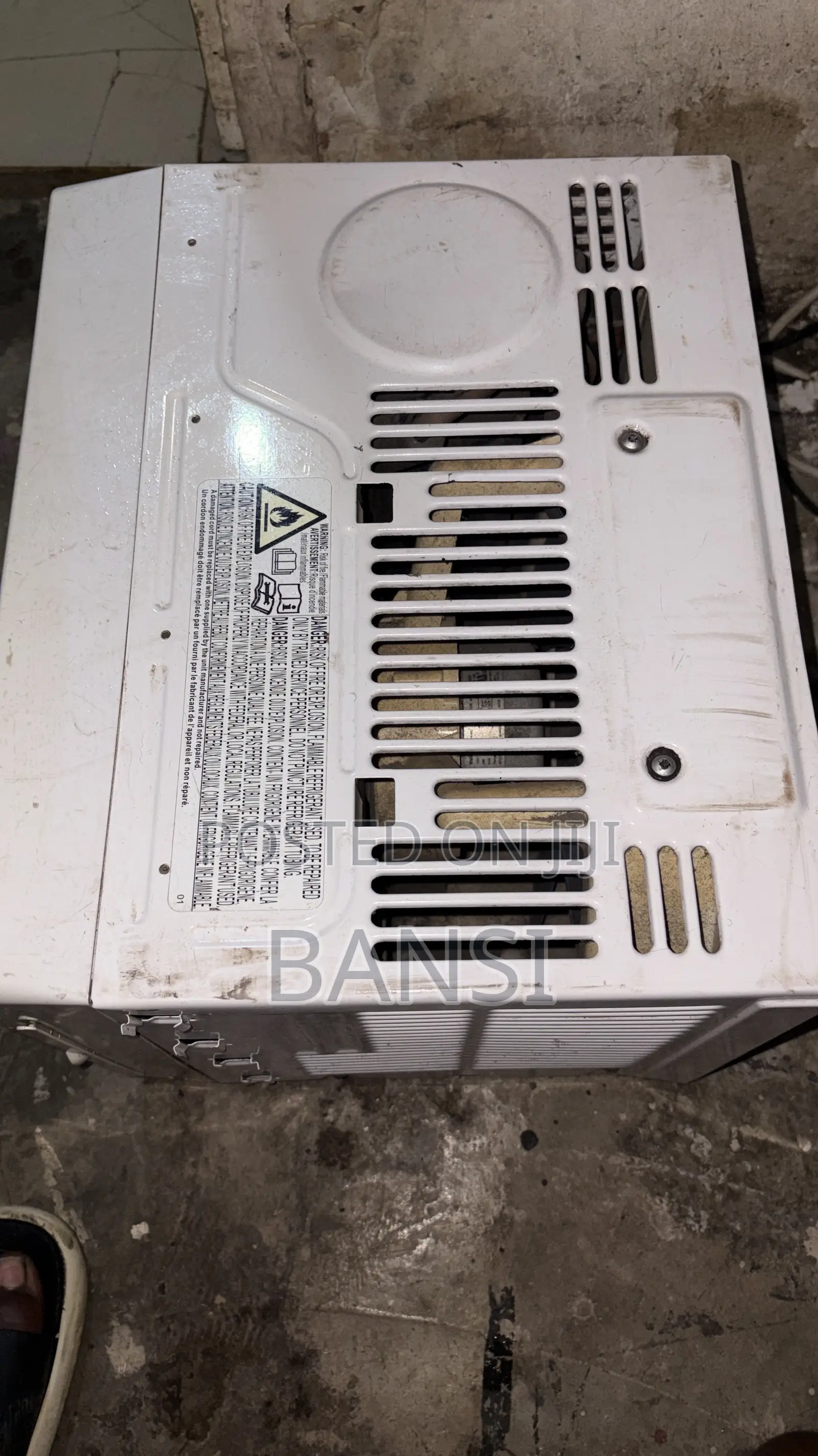 MIDEA 1.5 Horsepower Window AC