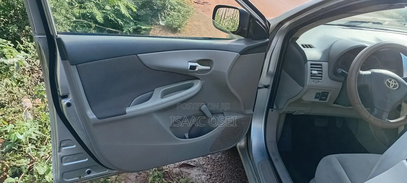 Toyota Corolla LE 4dr Sedan (1.8L 4 cyl 4A) 2009 Silver