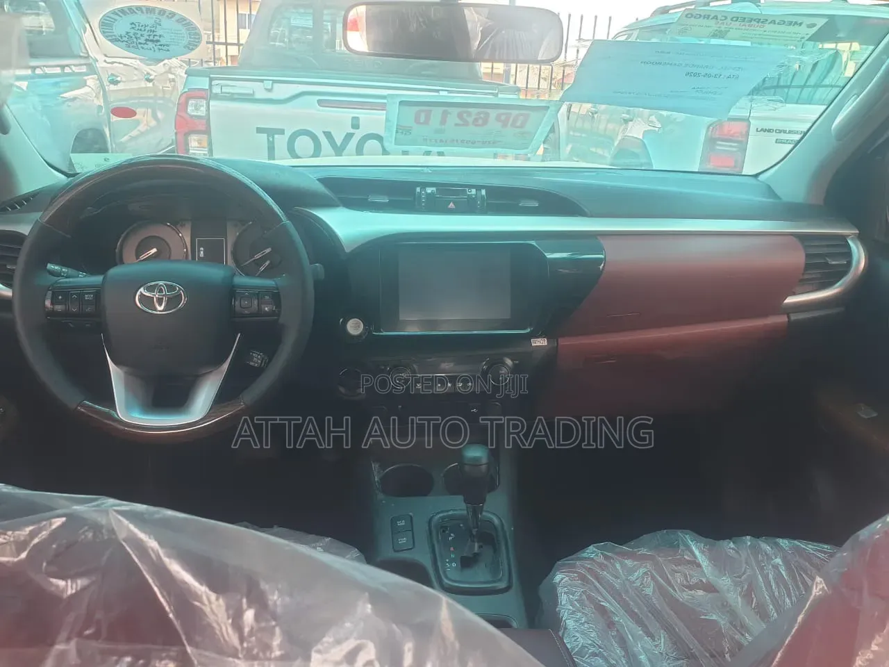 Toyota Hilux 2024 White